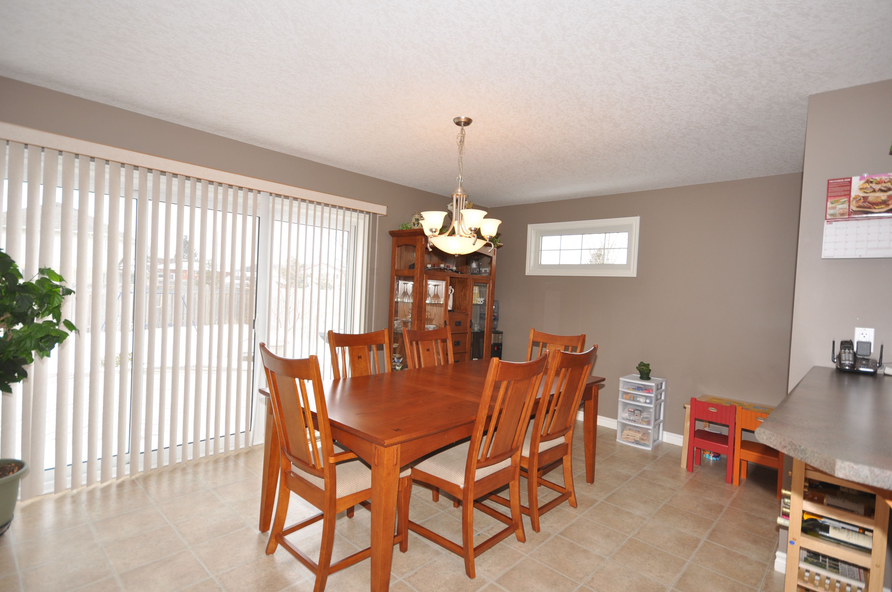 Oversized eating area with patio doors to sundeck