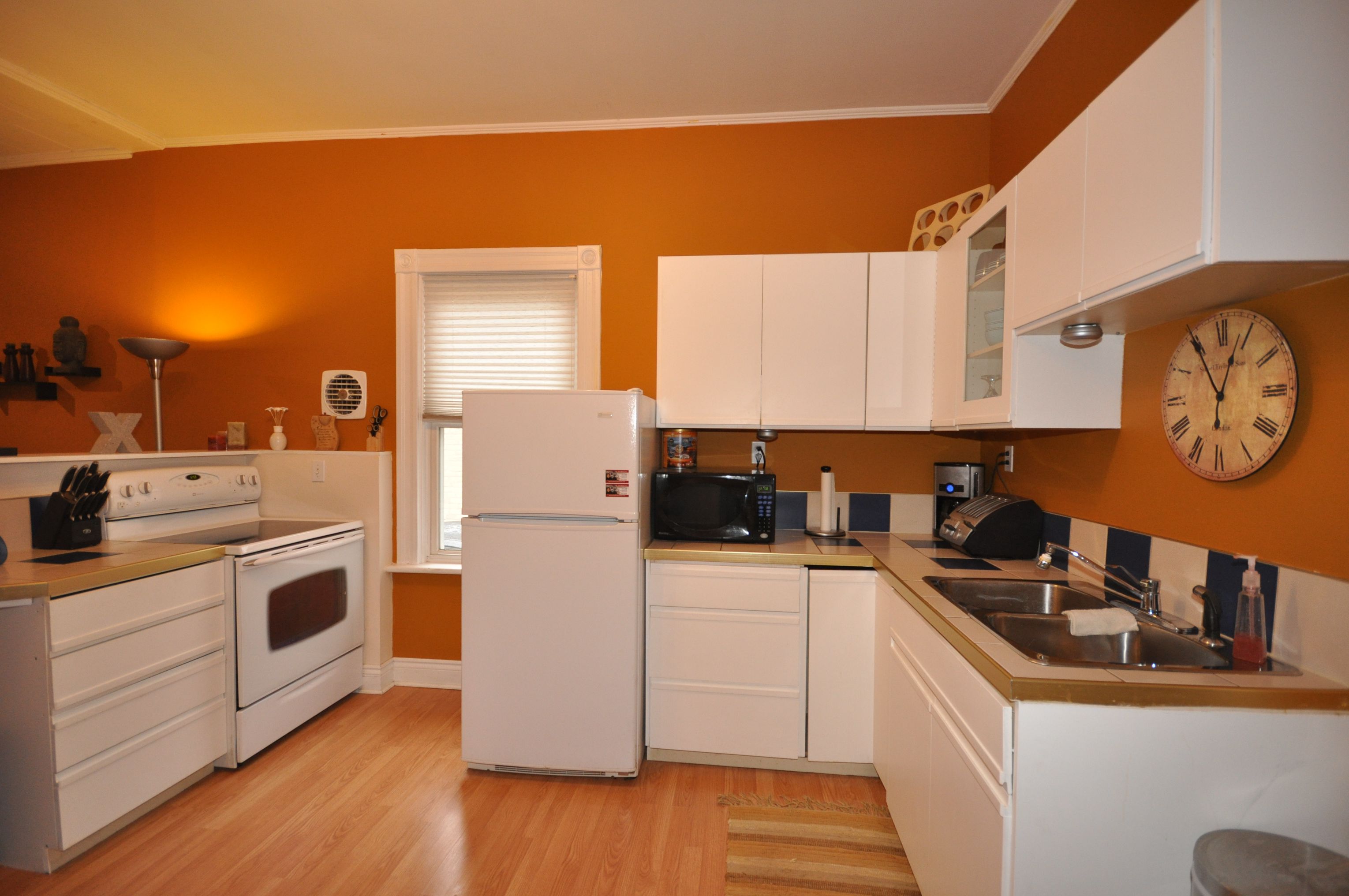 Lots of cupboard & counter space 