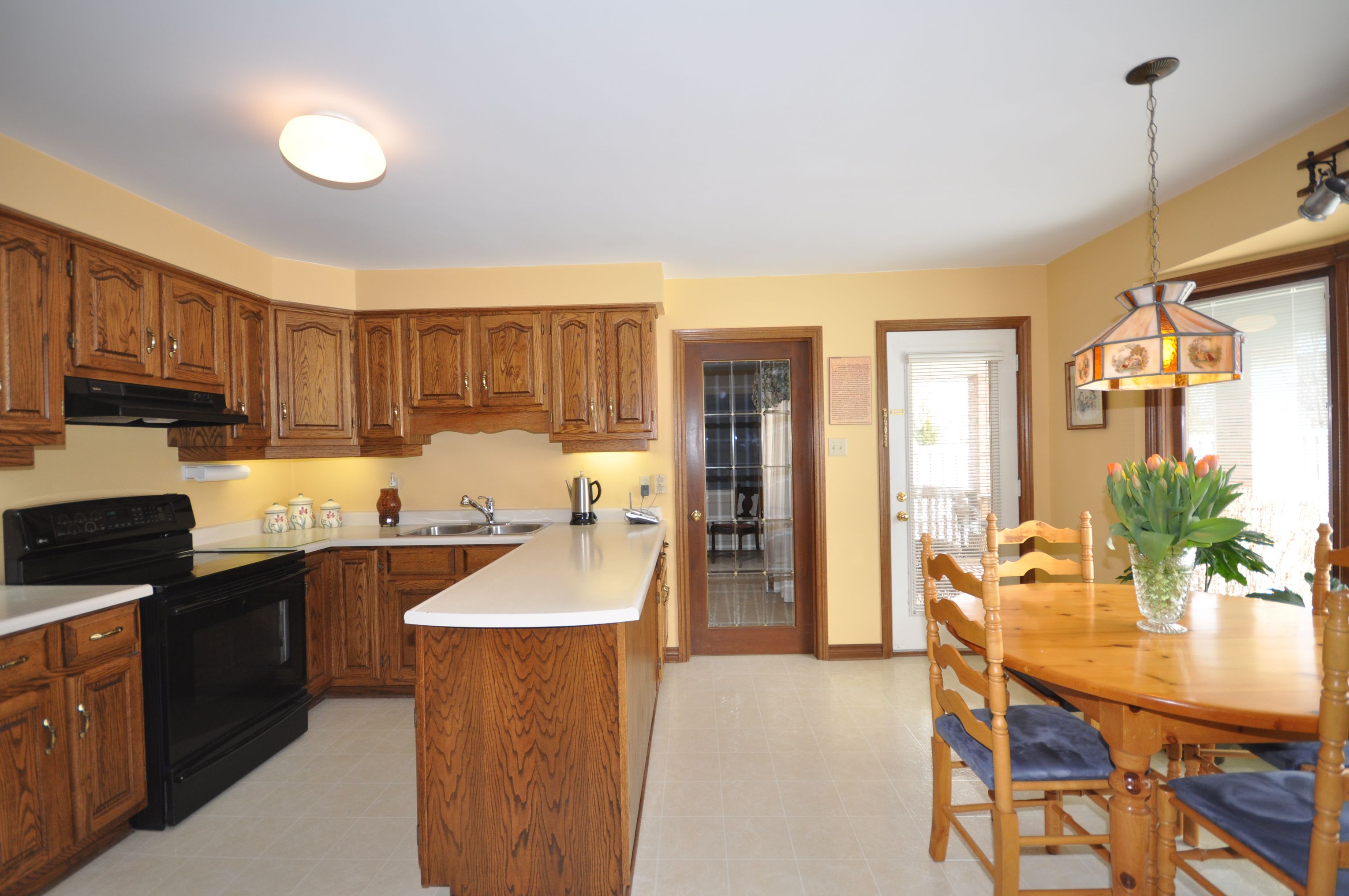 Lots of cupboard & counter space