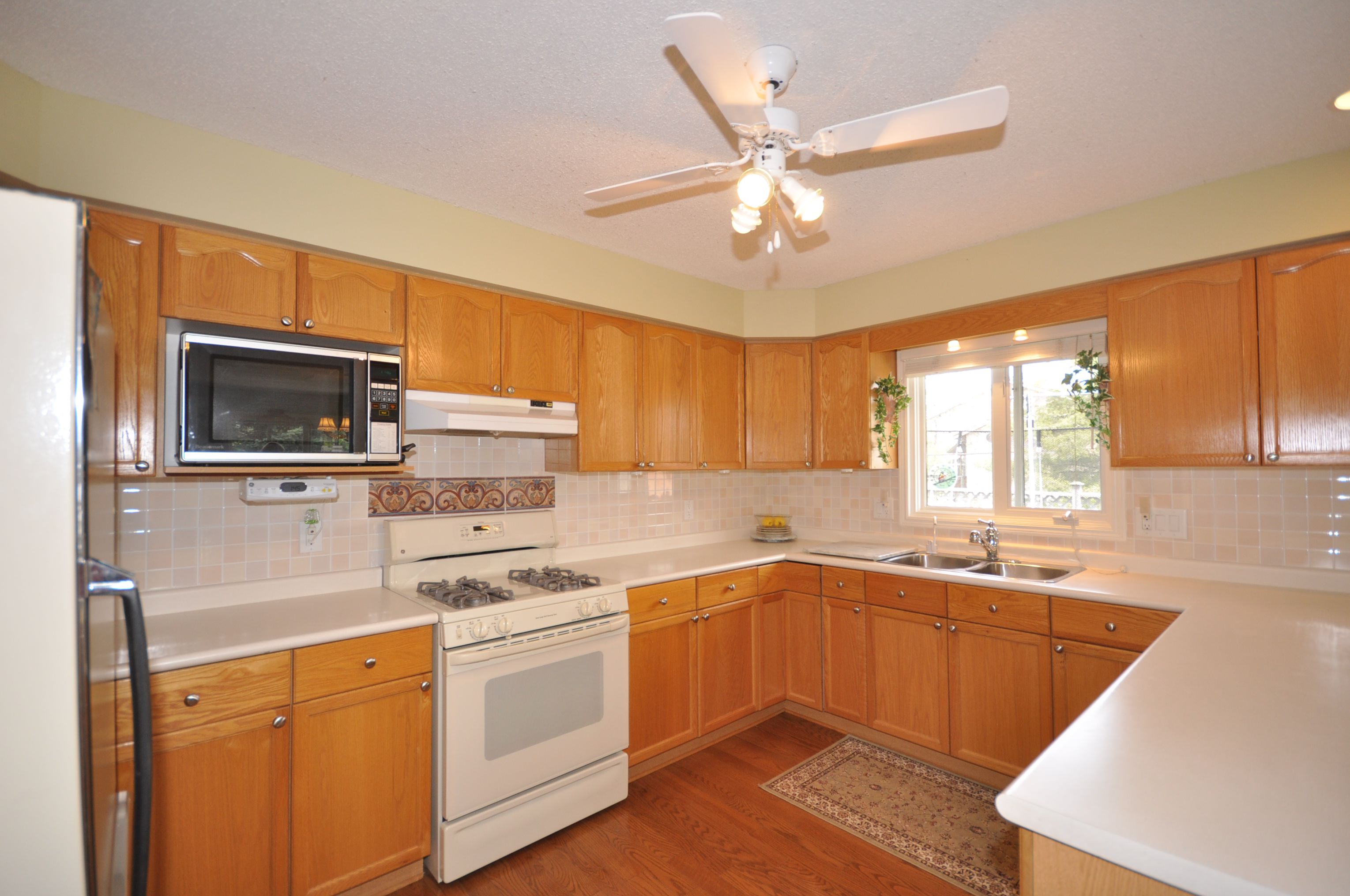 Spacious updated kitchen