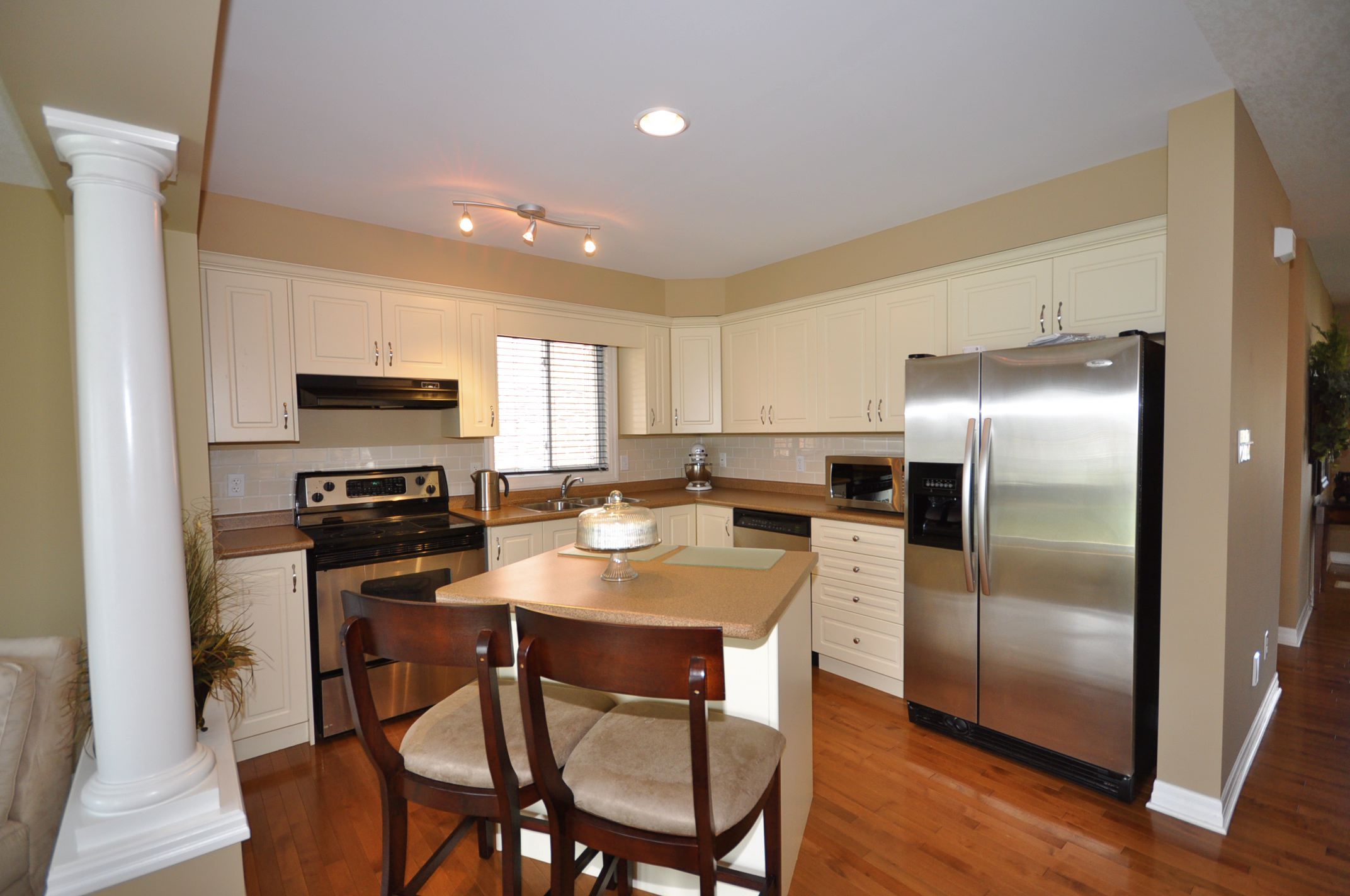 Floating island in upgraded Kitchen