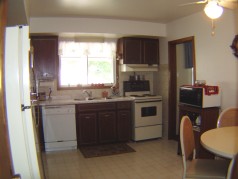 Eat-in kitchen with lots of counter and cupboard space 