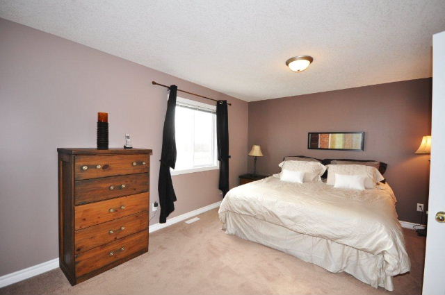 Master Bedroom has Ensuite & Walk in Closet