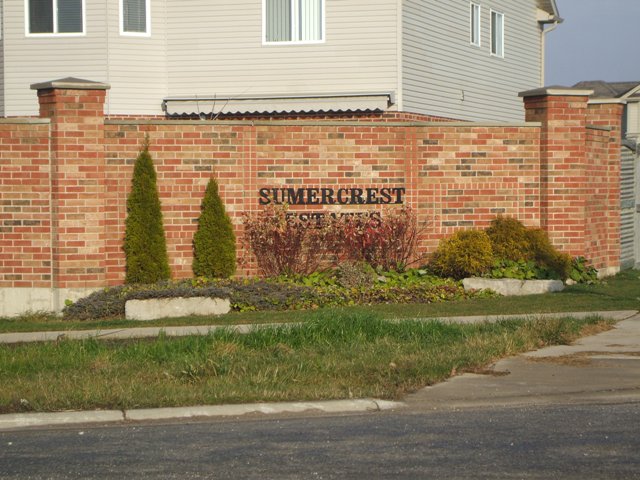 Located in Popular Summercrest Estates