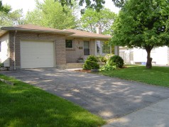 3 bedroom ranch nestled amongst the trees in Westminster Park