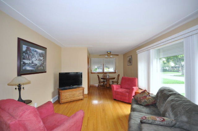 Open Concept Living/Dining Room