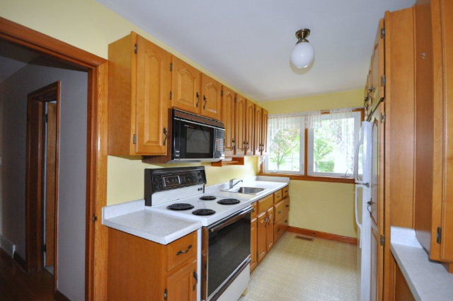 Cupboard Laden Kitchen