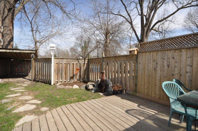 Attractive Flagstone Walkway