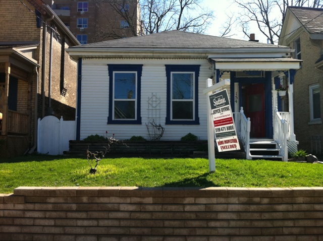 Ontario Side Entrance Cottage