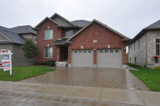 Double Handy Paver Driveway, Attached 2 Door 2 Car Garage with Inside Entry