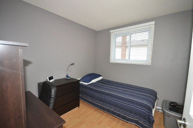 All 3 bedrooms have laminate flooring!