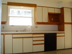 Preparing quick snacks or gourmet meals for the family is a snap in this space. 