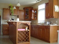 Gourmet maple eat in kitchen was designed and installed by Richwood Kitchens 