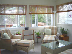  3 season sun room off the kitchen