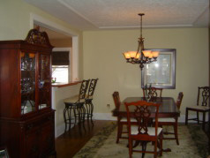  Room for the whole family in the spacious dining room